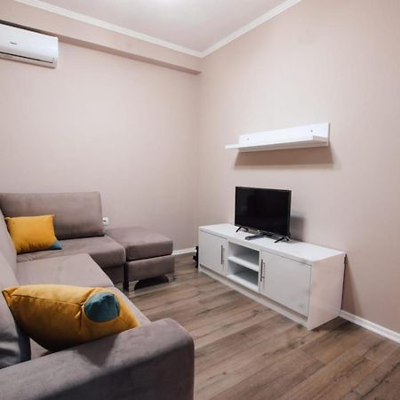 Novs Apartment 1 Гірокастра Екстер'єр фото