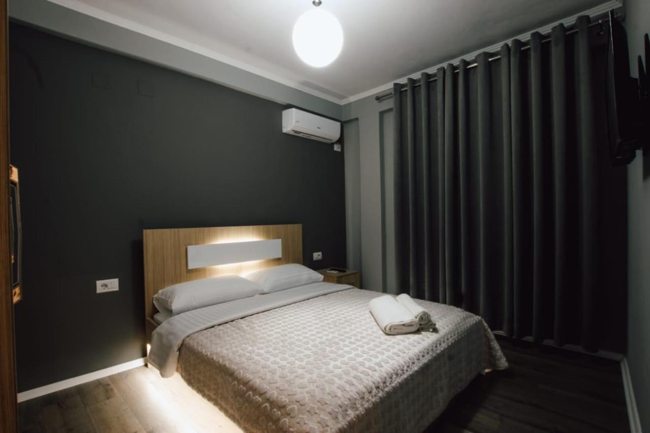 Novs Apartment 1 Гірокастра Екстер'єр фото