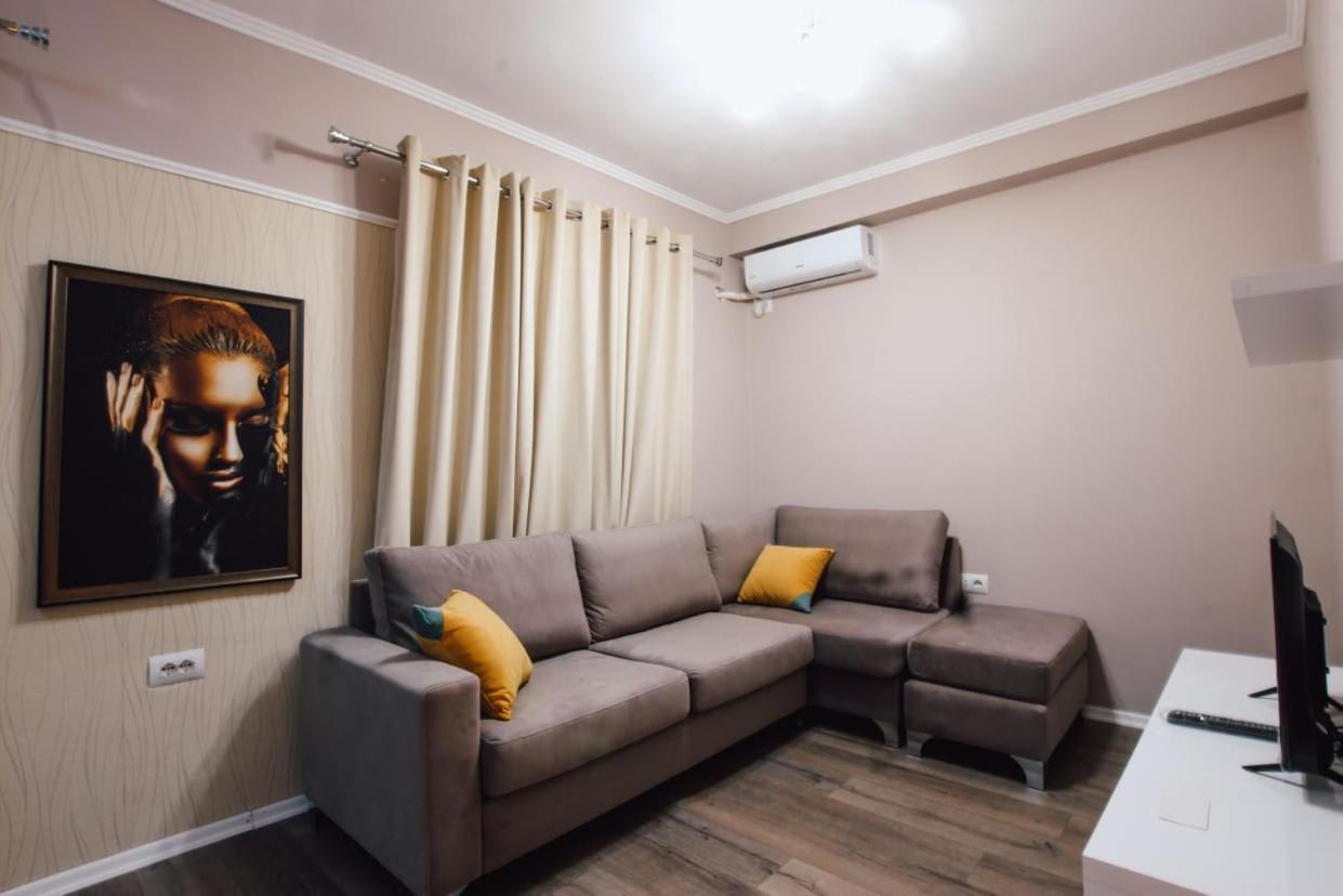 Novs Apartment 1 Гірокастра Екстер'єр фото
