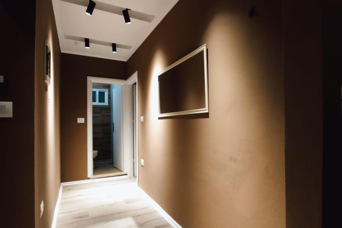 Novs Apartment 1 Гірокастра Екстер'єр фото
