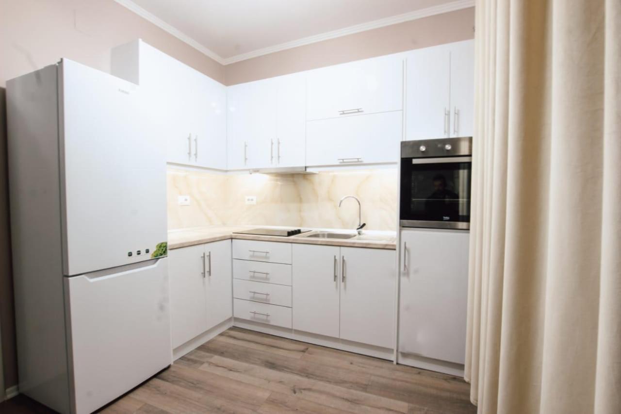 Novs Apartment 1 Гірокастра Екстер'єр фото