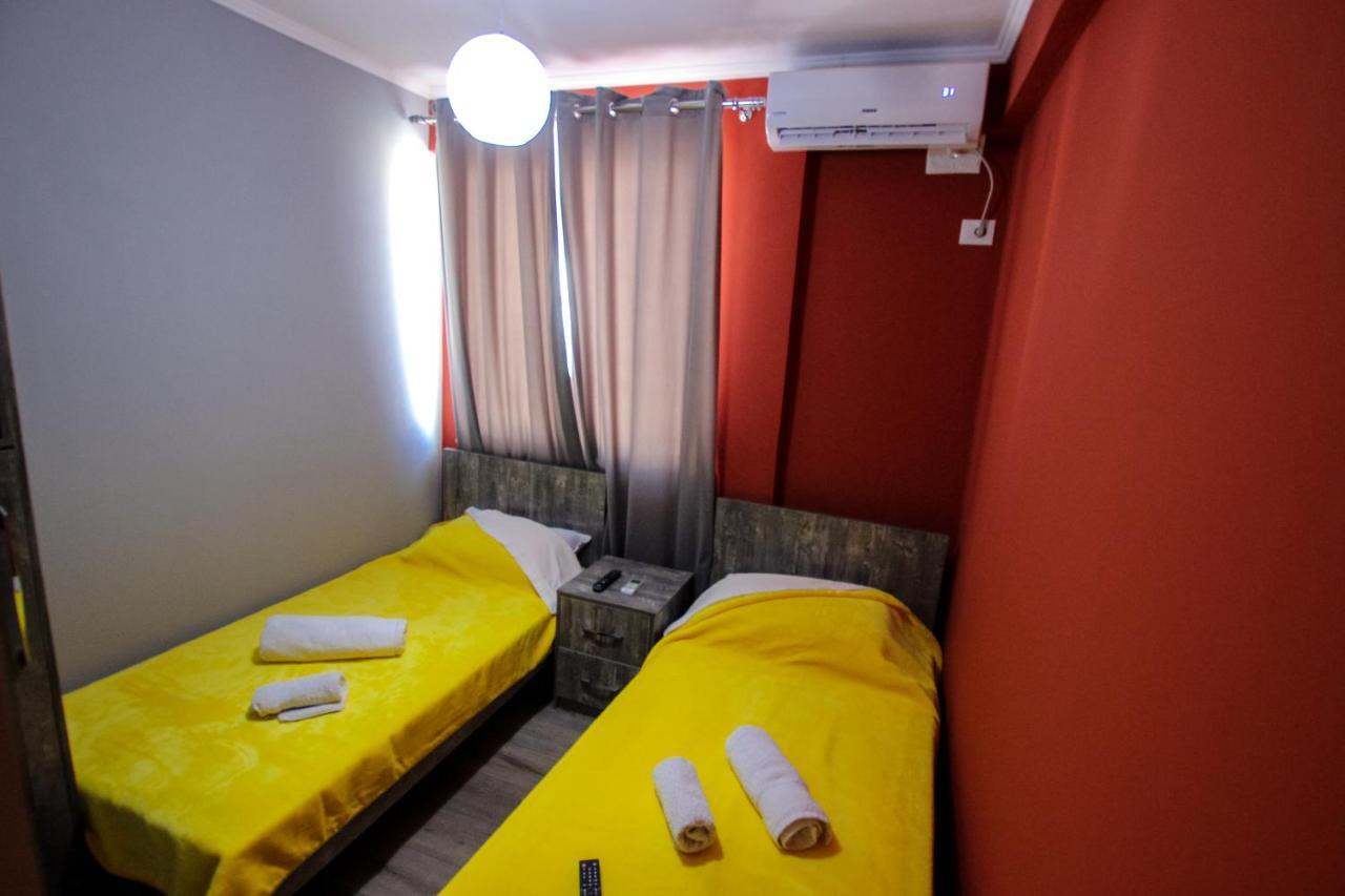 Novs Apartment 1 Гірокастра Екстер'єр фото